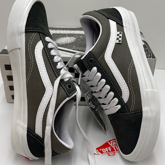 Vans WMNS Skate Old Skool 
Twill Grape Leaf
VN0A5FCB50K
SNEAKERS - Picture 11 of 16